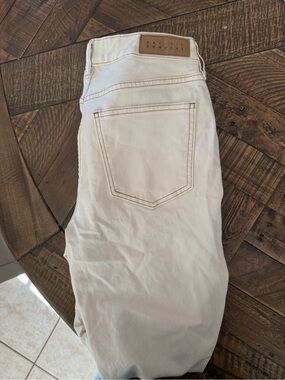 Pacific Sunwear Off-White Stretch Mom Jeans